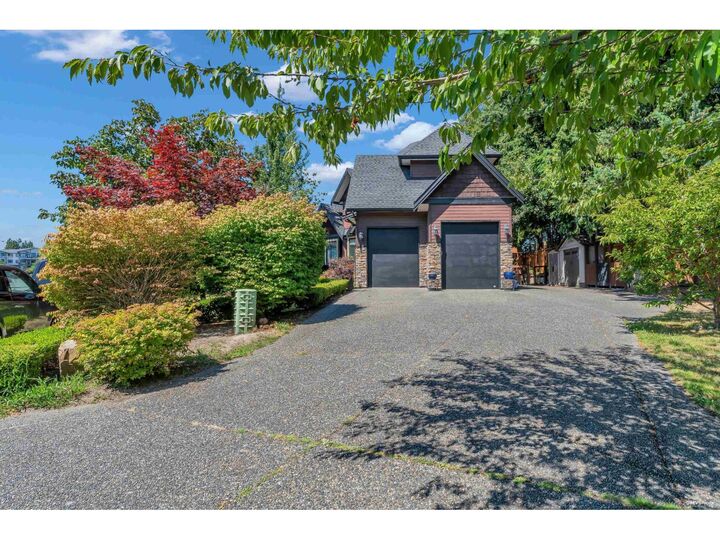 Property Photo: 15305 29A Avenue BC V4P 1G7