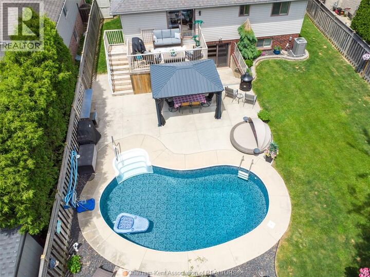 Property Photo: 40 Enclave Place ON N7L 5R8