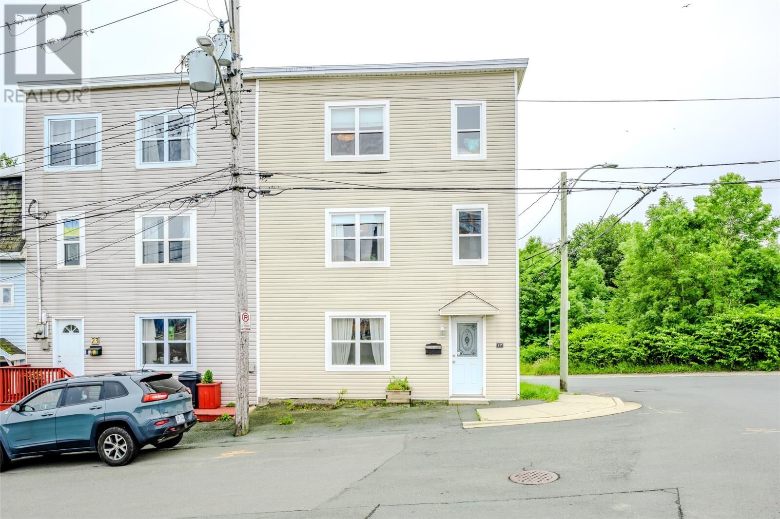 Property Photo: 27 Hutchings Street NL A1E 2R8