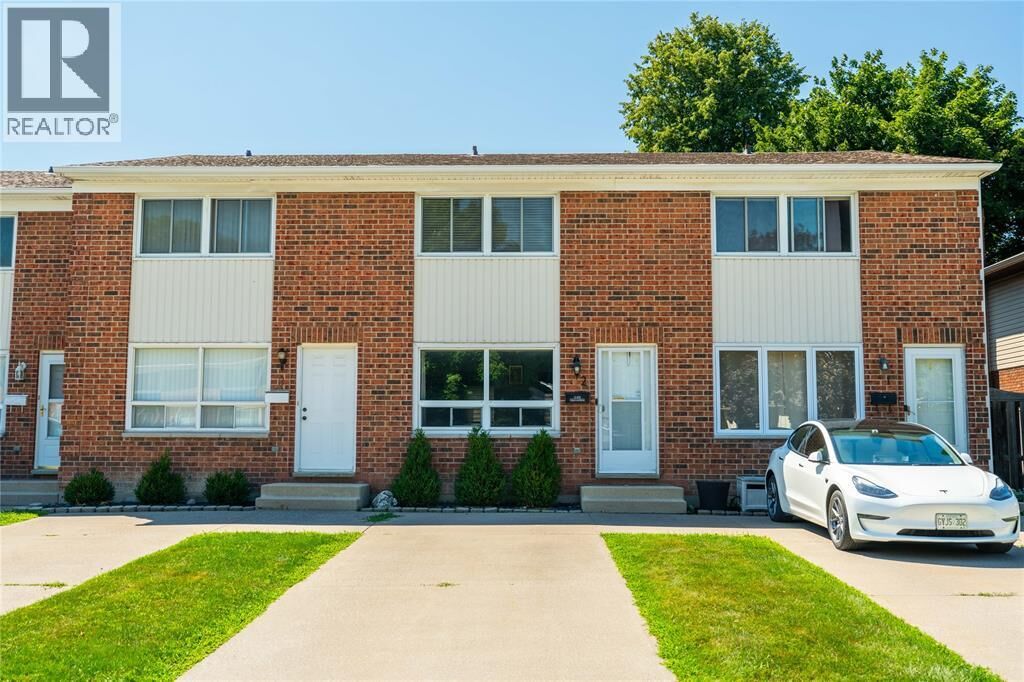 Photo de la propriété:  301 Edgewood Street 2  ON N7S 4X7 