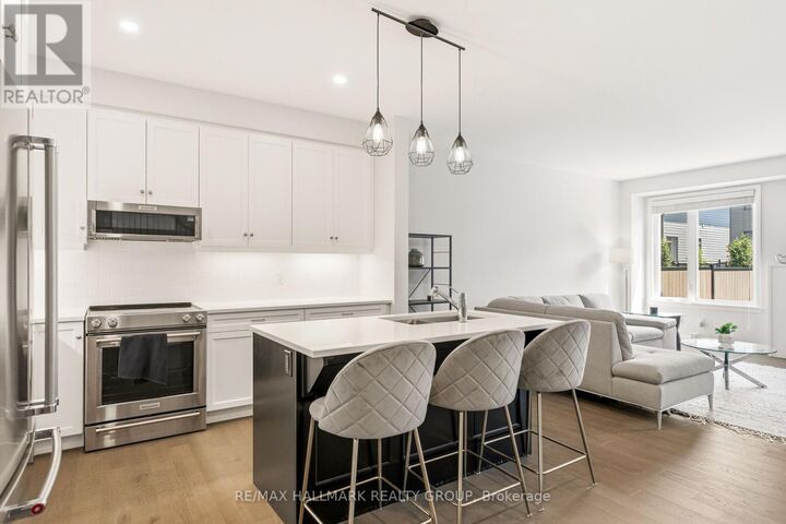 Property Photo:  870 Moses Tennisco Street  ON K1K 5A2 
