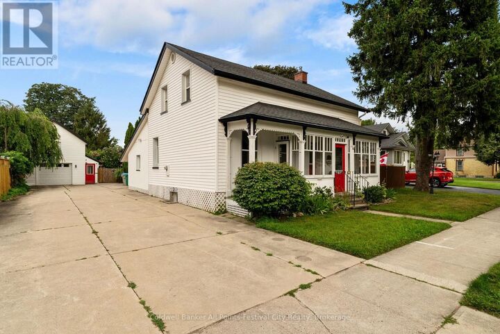 85 Cambria Road North — photo 1