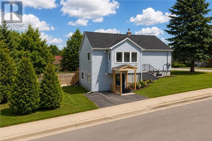 Property Photo:  582 Ash Street  ON P3C 2A6 