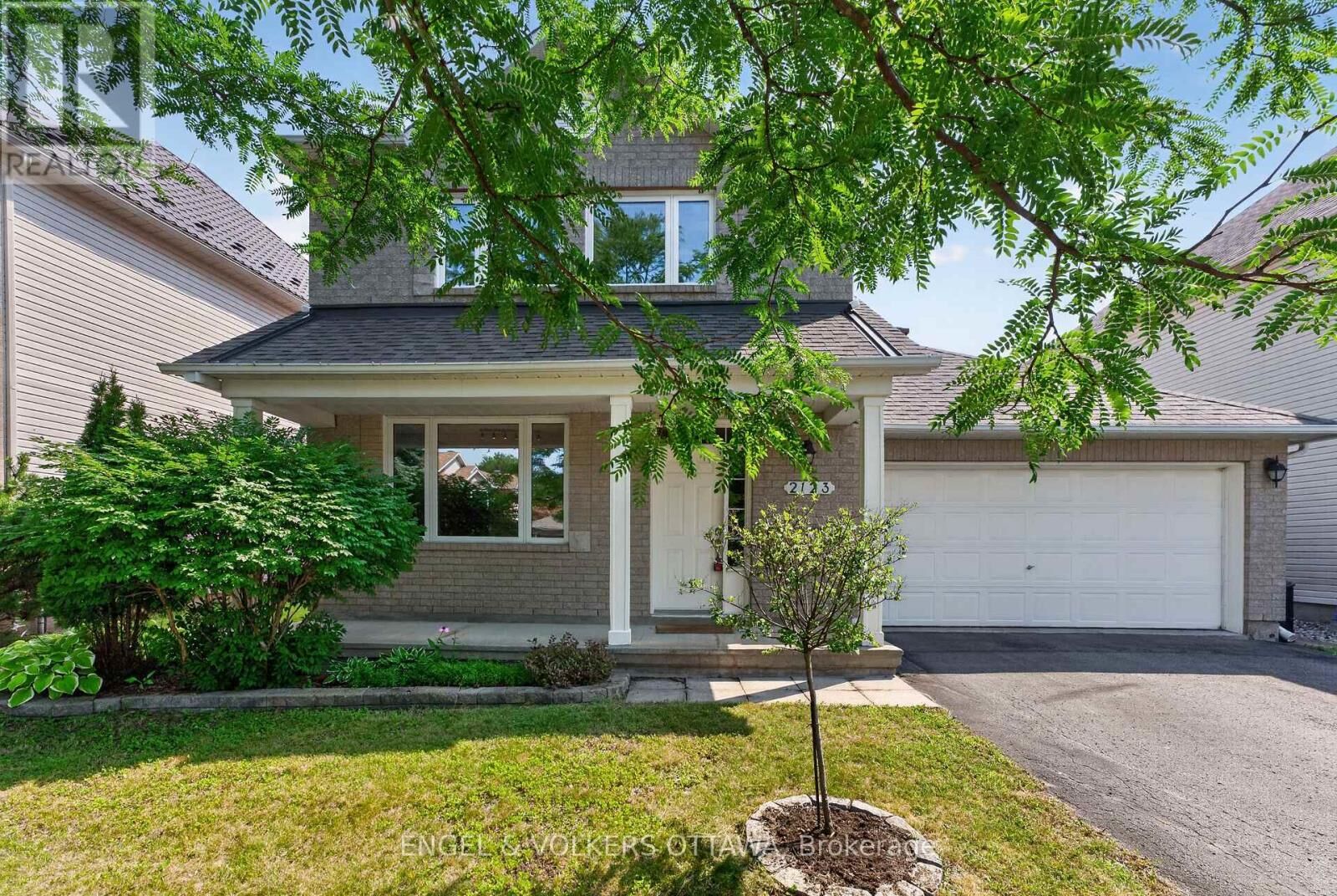Property Photo:  2123 Esprit Drive  ON K4A 4K2 