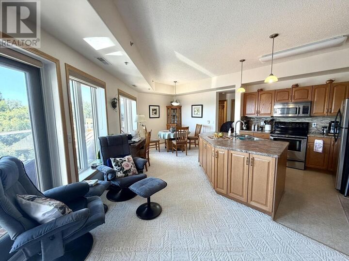 Property Photo:  5 Bay Road 401  ON P9N 3P3 