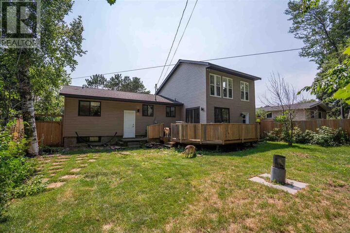 Property Photo: 131 Meadow Park Cres ON P6A 4H1
