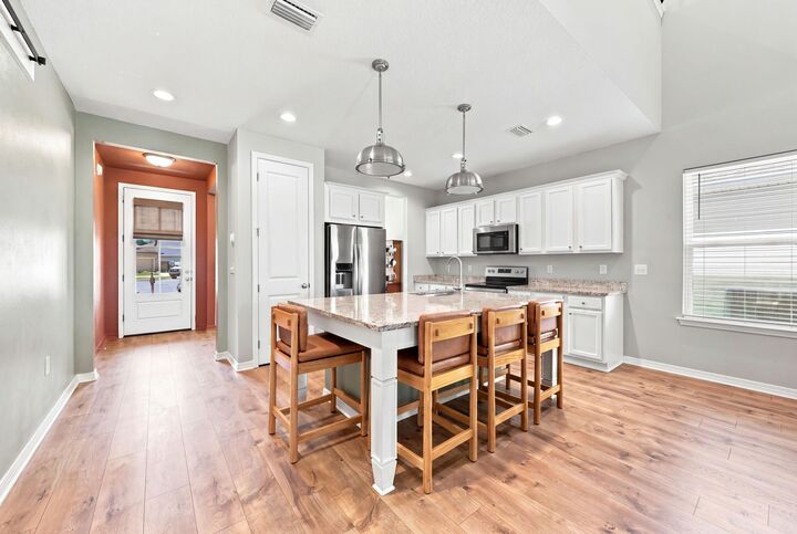 Property Photo: 116 Creve Core Drive FL 32539