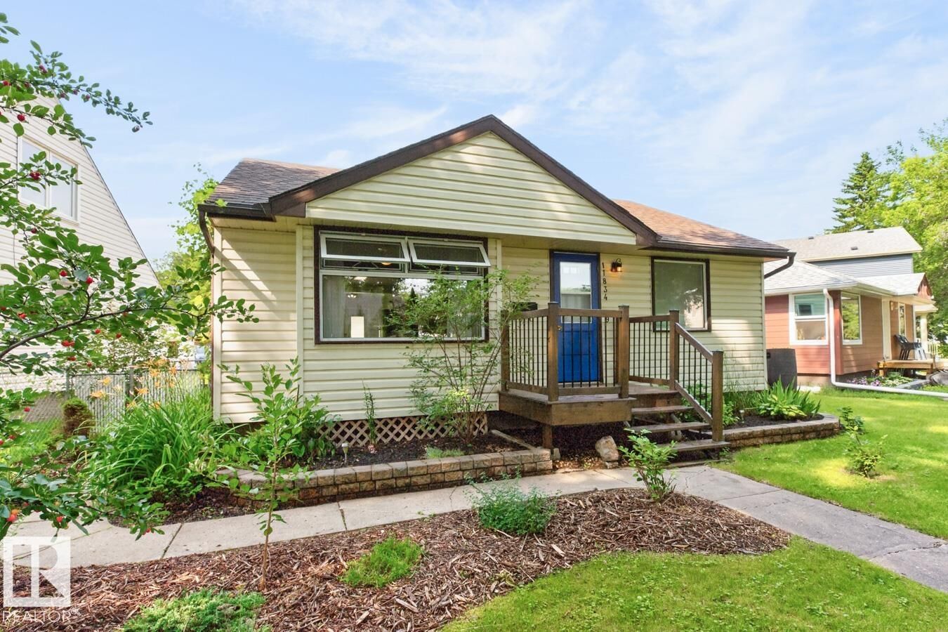 Property Photo:  11834 59 Street NW  AB T5W 3X7 