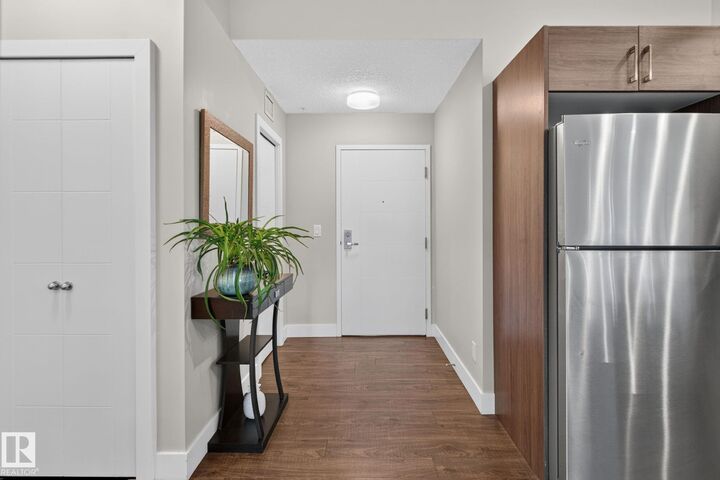 Property Photo: 10006 83 Avenue NW 301 AB T6E 2C2