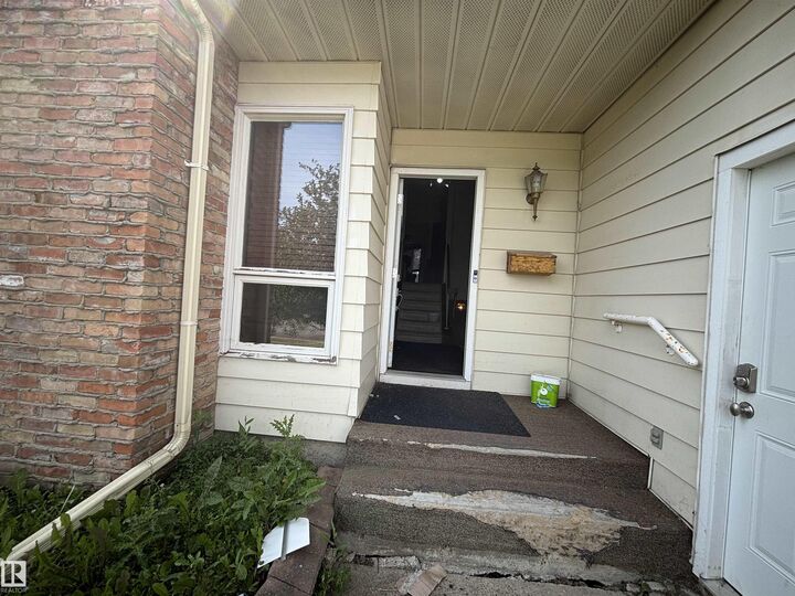 Property Photo: 9223 172 Avenue NW AB T5Z 2N3