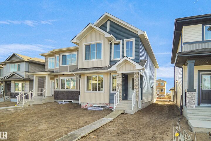 Property Photo: 221 Falcon Crescent AB T0B 3M3