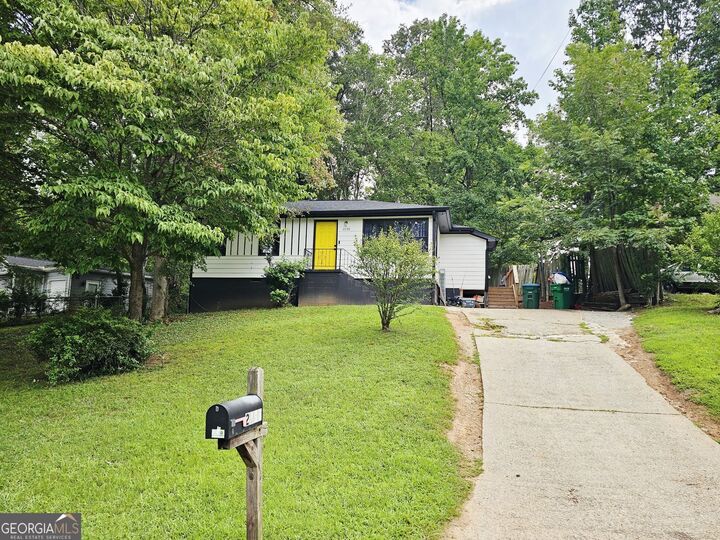 Property Photo:  2096 Venesa Circle Circle  GA 30168 