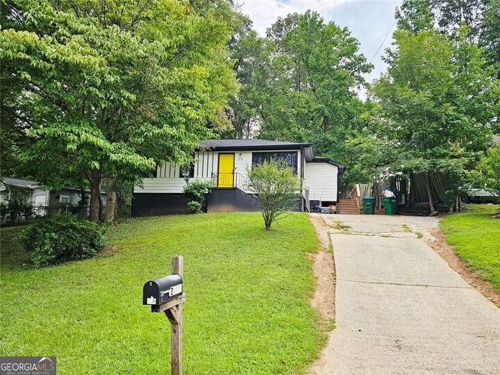Property Photo:  2096 Venesa Circle Circle  GA 30168 
