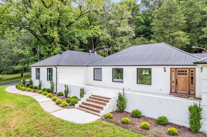 Property Photo: 158 County Road 677 AL 35958