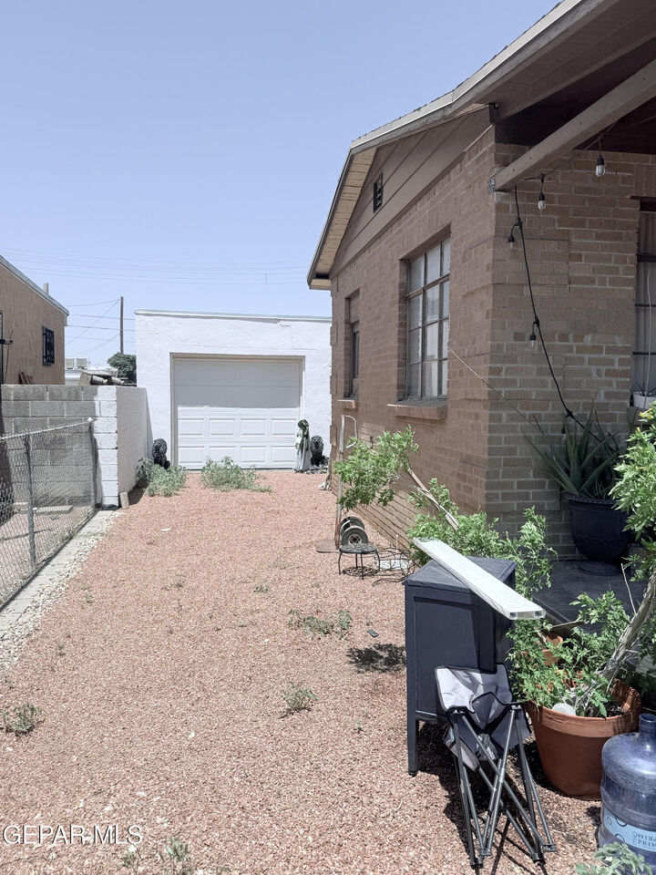 Property Photo:  113 Oriole Way  TX 79915 