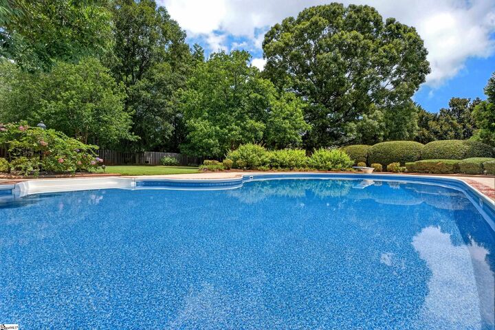 Property Photo: 143 W Woodglen Road SC 29301