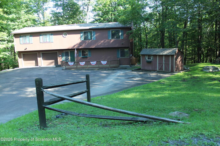 Property Photo:  23 Aquarius Lane  PA 18436 