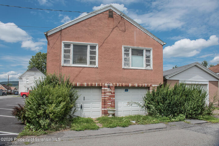 Property Photo:  308 Short Street  PA 18434 