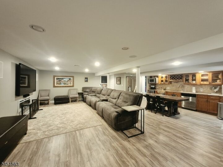 Property Photo: 196 Hawthorne Dr NJ 07066