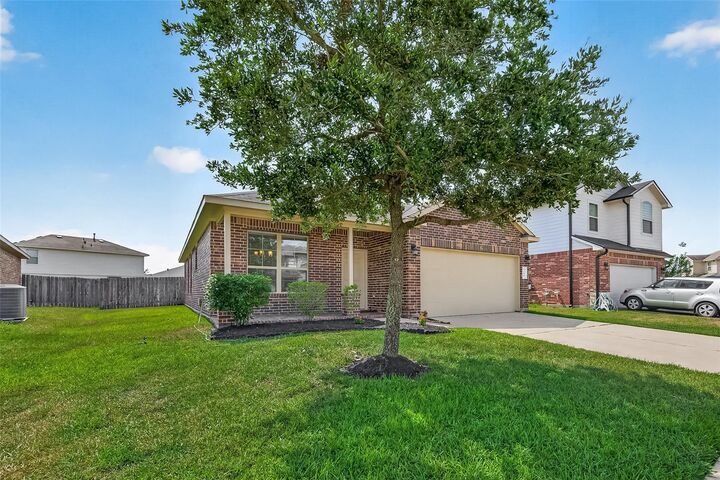 Property Photo: 5306 Little Jasmine Way TX 77449