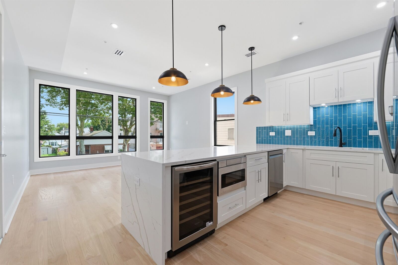 Property Photo:  389 Virginia Ave 2  NJ 07304 