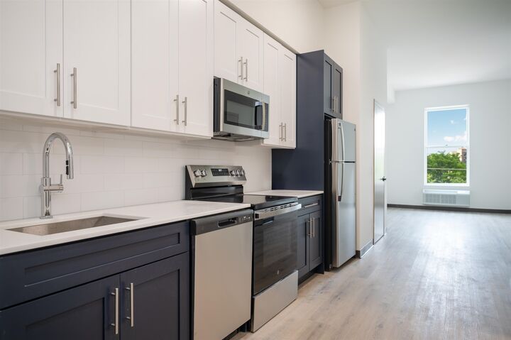Property Photo:  857 Bergen Ave 205  NJ 07306 