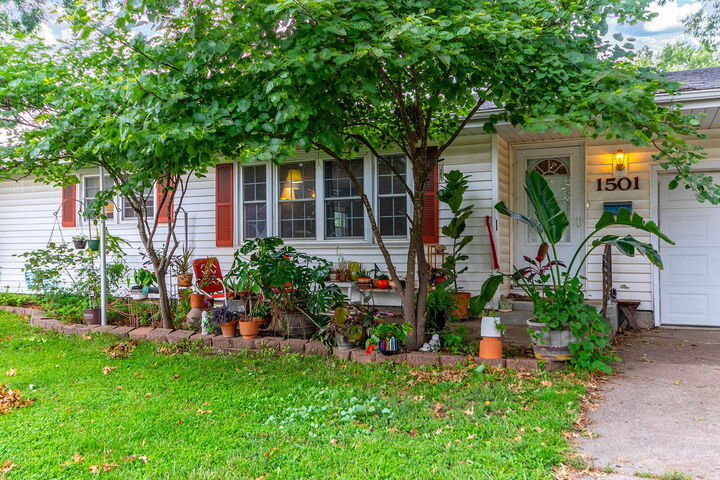 Property Photo:  1501 Sherwood Road  MO 65265 