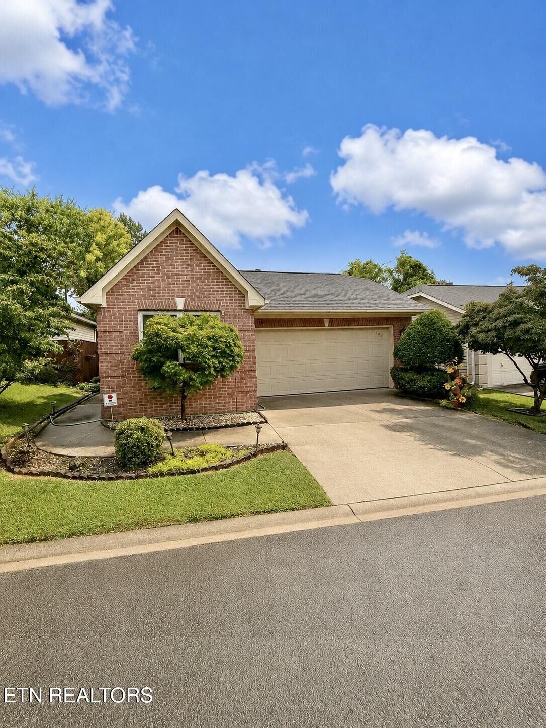 Property Photo: 1623 Chenoweth Circle TN 37909