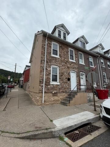 Property Photo:  552 Thomas Street  PA 18015 