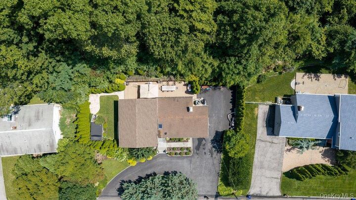 Property Photo:  457 Pinebrook Boulevard  NY 10804 