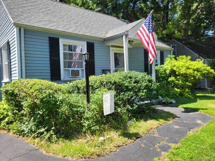 Property Photo:  3 Vanamee Street  NY 12550 