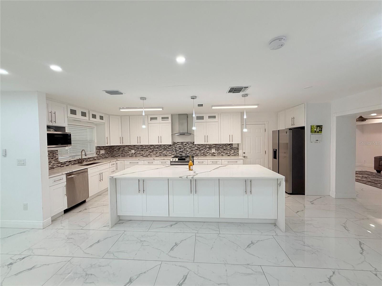 Property Photo: 1557 Robinson Drive N FL 33710