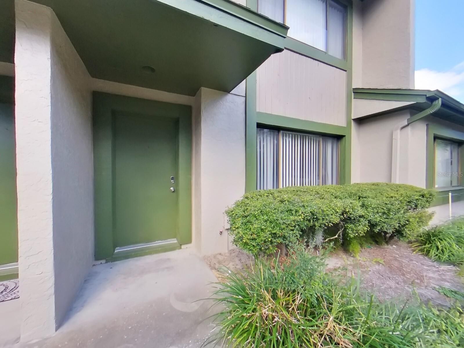 Property Photo: 7805 Amberlea Court FL 33637