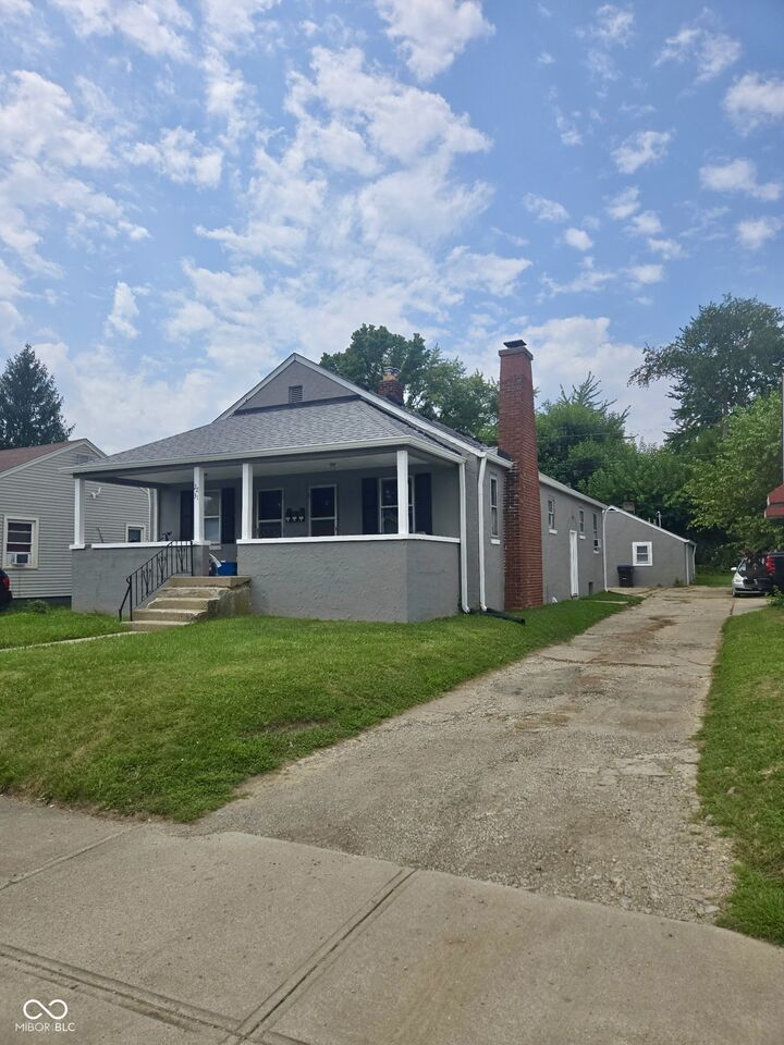 Property Photo:  2231 Lincoln Street  IN 46016 