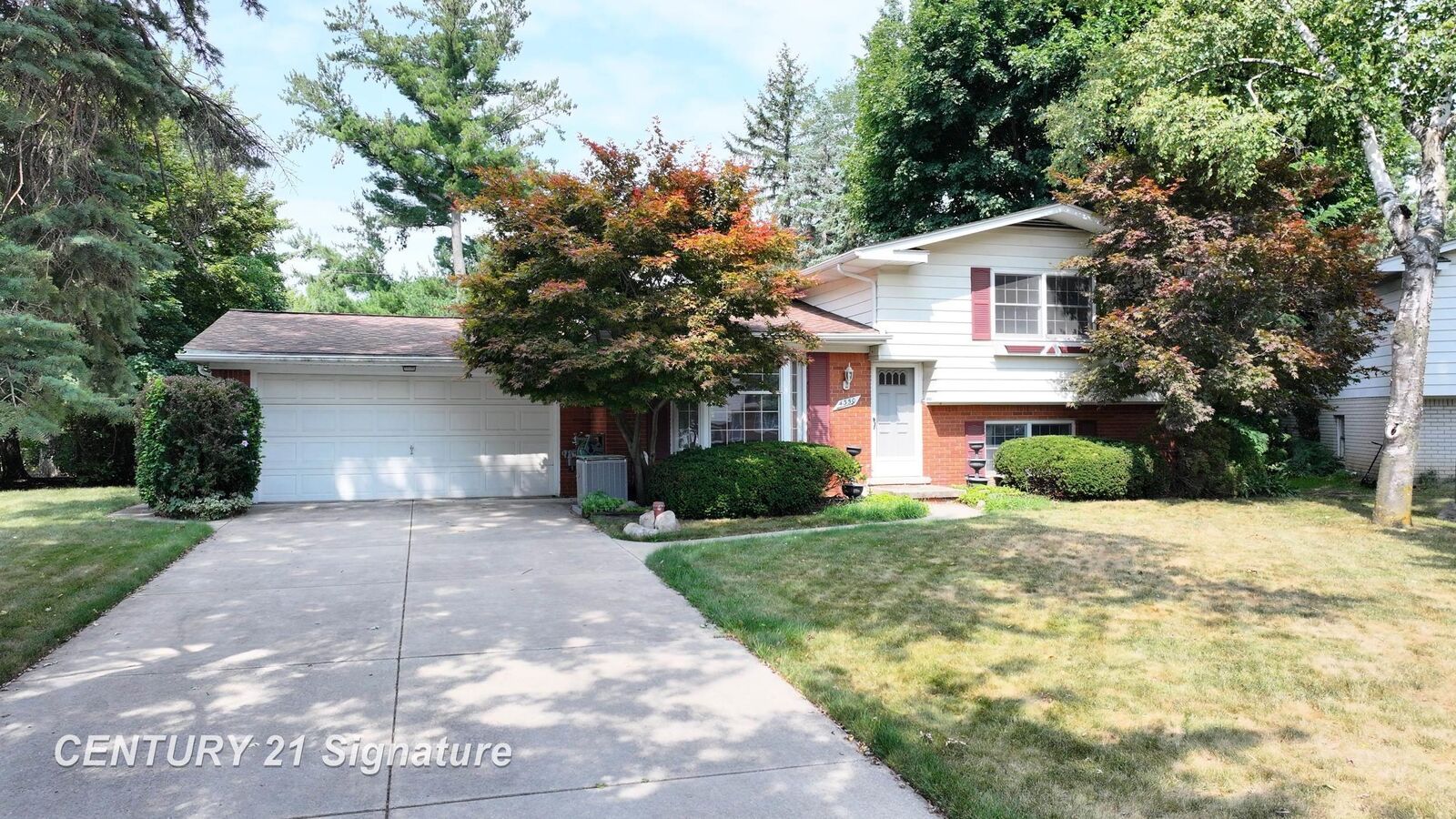 Property Photo:  4350 Captains Lane  MI 48507 