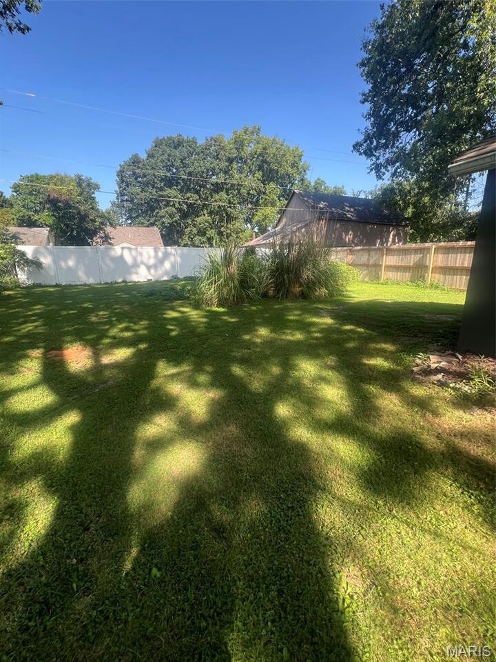 Property Photo:  106 S Cherry Street  IL 62243 