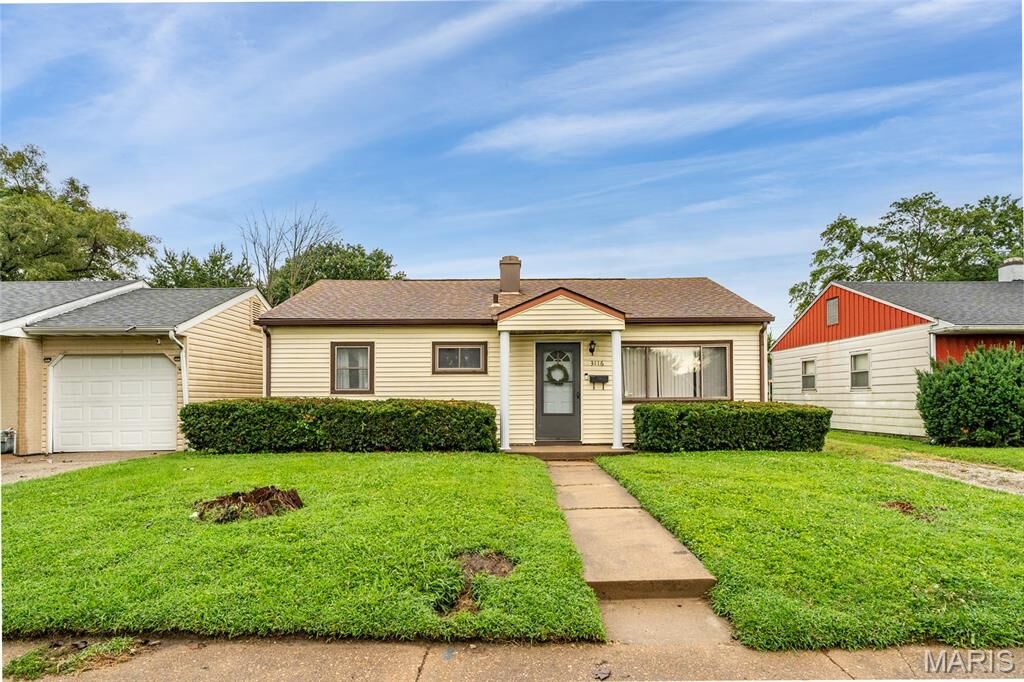 Property Photo:  3116 Wayne Avenue  IL 62040 