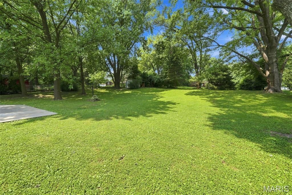 Property Photo: 1408 Belgrove Drive MO 63137