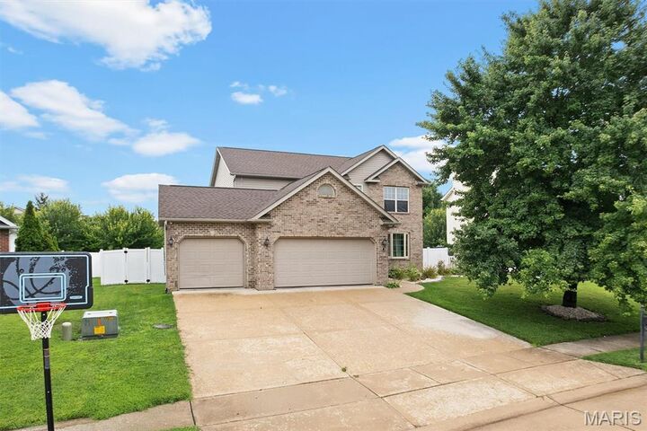 Property Photo:  752 Bassett Street  IL 62269 