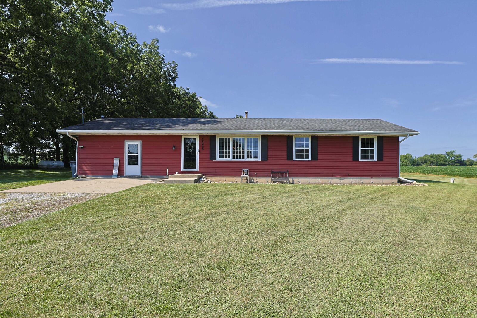 Property Photo: 17236 Mason Street MI 49130