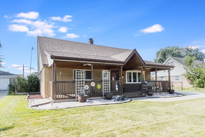 Property Photo:  6941 Olympic Drive  IL 60455 