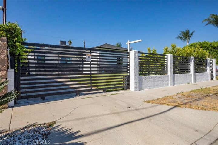 Property Photo:  11031 Lull Street  CA 91352 