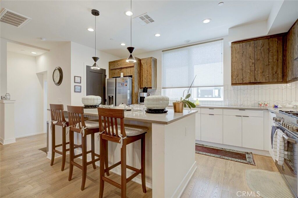 Property Photo:  1049 N Joels Place  CA 90012 