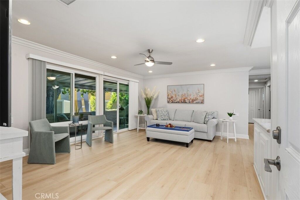 Property Photo:  581 Avenida Majorca Q  CA 92637 
