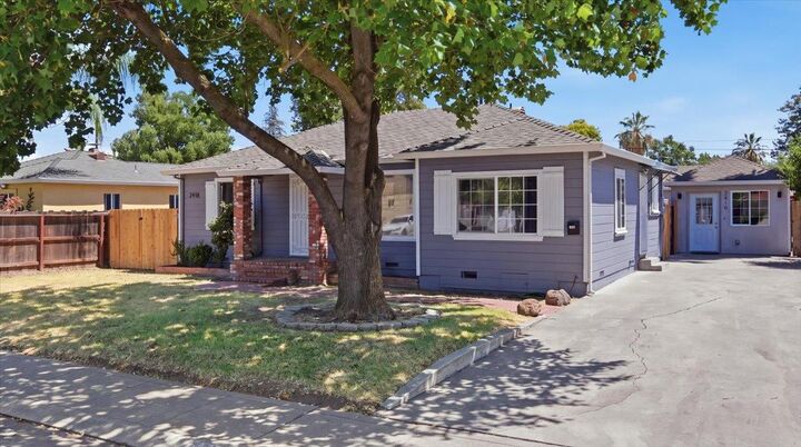 Property Photo: 2418 E Park Street CA 95205