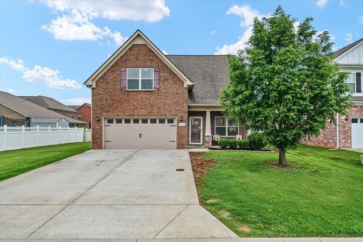 Property Photo:  405 Spitzy Ln  TN 37167 
