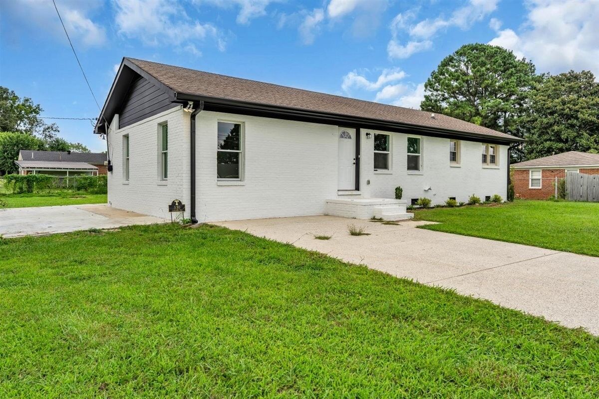Property Photo:  330 Lagoon Dr  TN 37110 