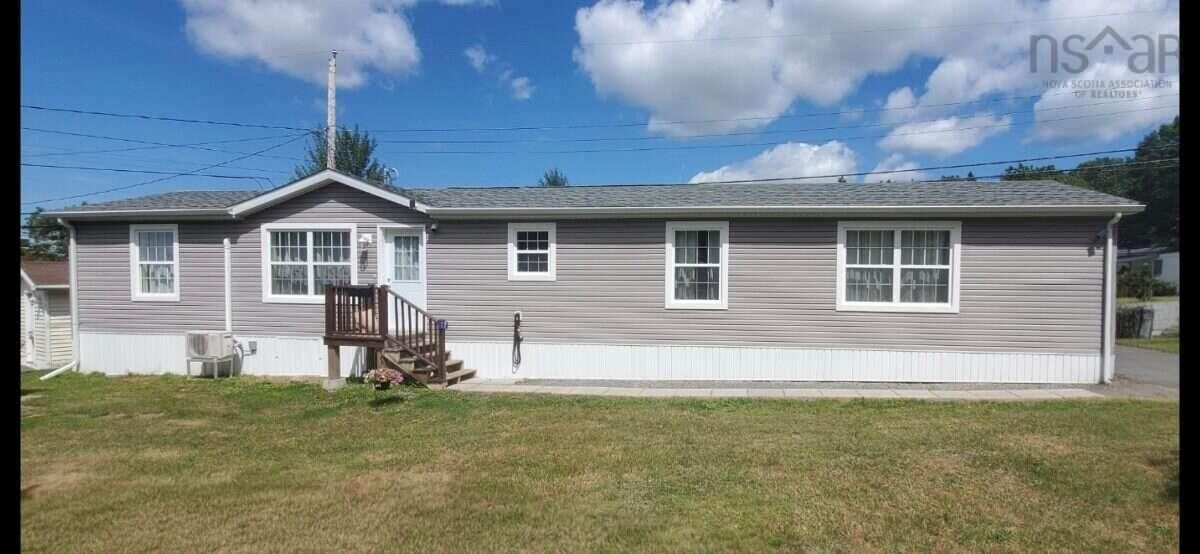 Property Photo: 17 Parkwood Drive NS B4N 3T3