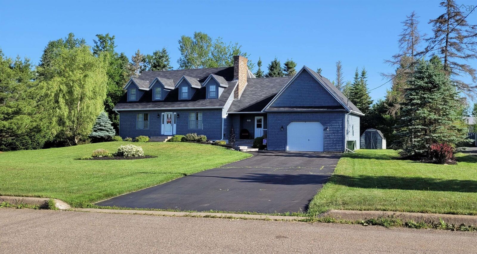 Property Photo: 53 Meadowland Avenue NS B2N 6H6