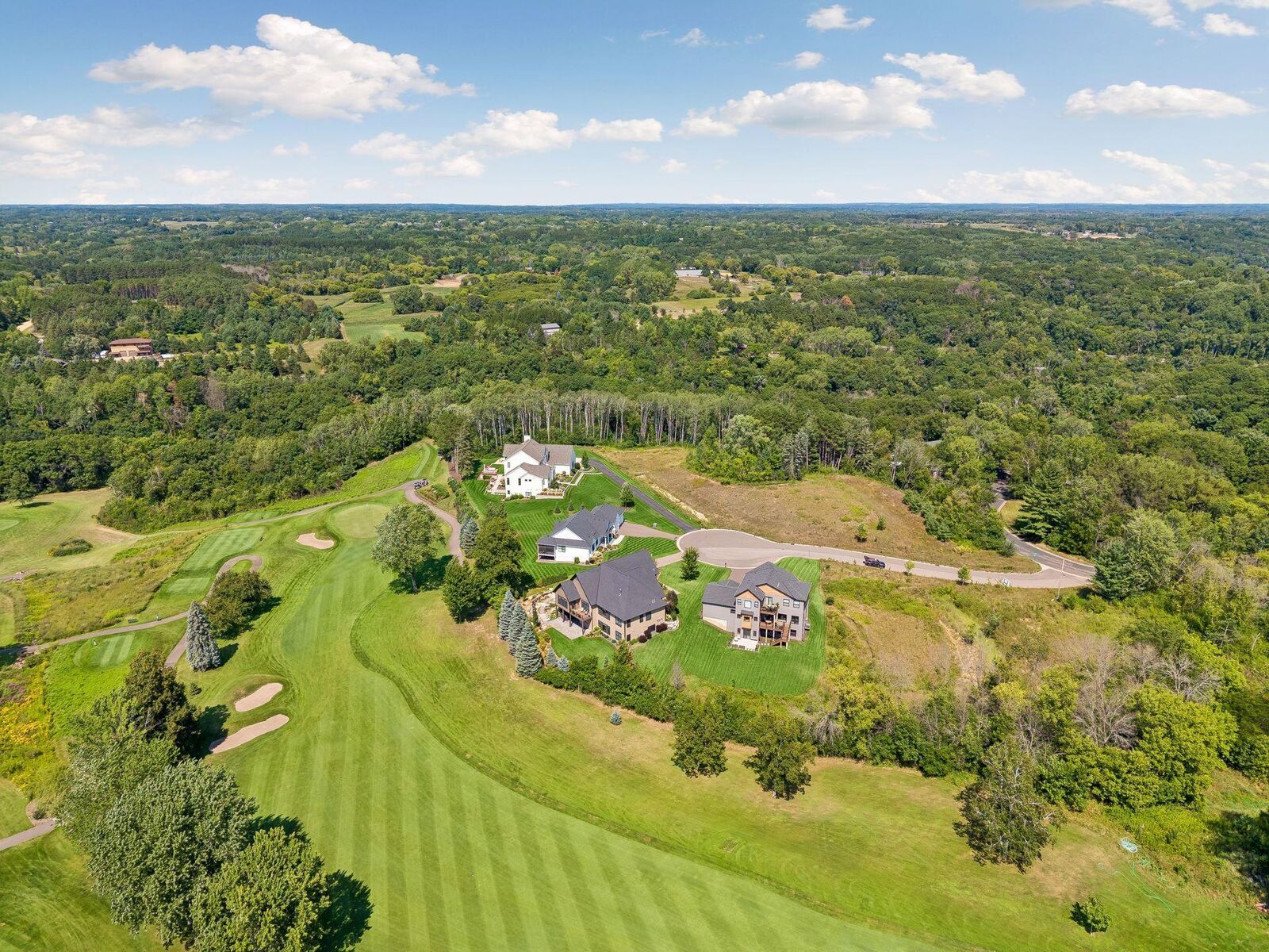 Property Photo:  607 Heritage Place  MN 55082 
